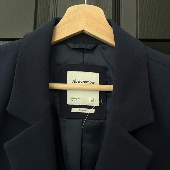 A&F Abercrombie and Fitch Navy Blue Cropped Tailored Blazer - Picture 7 of 9